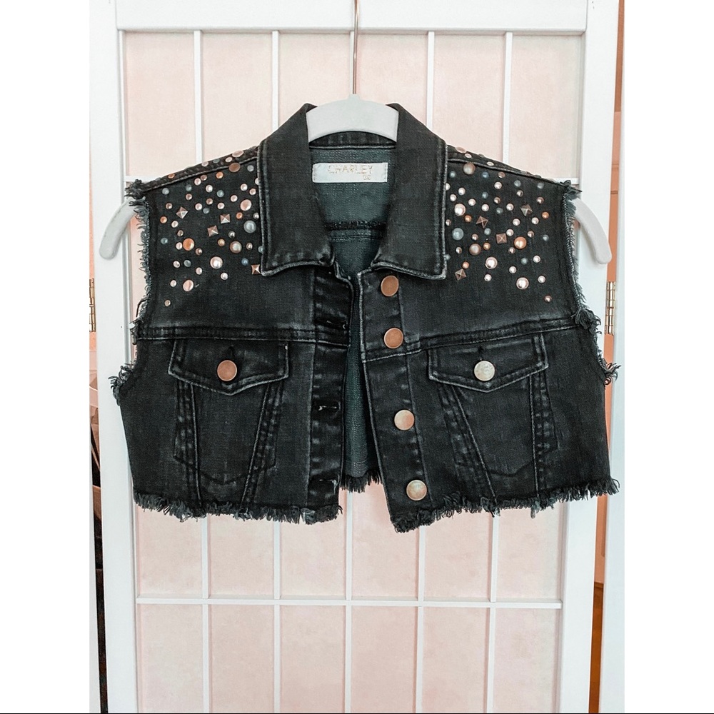Charley 5.0 Cropped Studded Vest